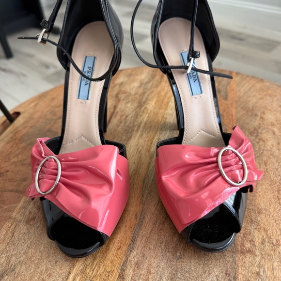 Prada Patent Leather Bow Sandals Size: 38 - Picture 15 of 16